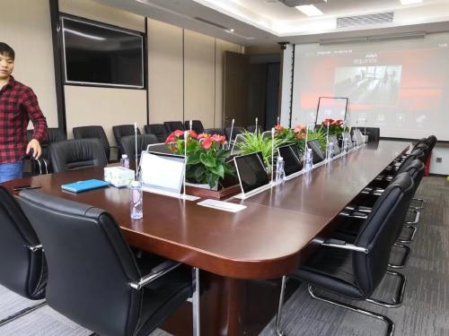 江西智能家具工程定制,贛州智能辦公家具工程案例,南康智能實木辦公家具生產廠家